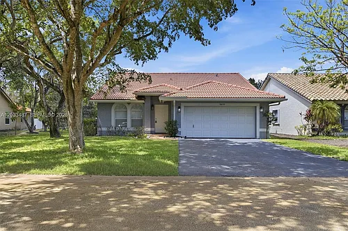 10633 NW 32nd Ct Photo 1