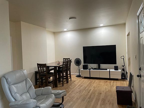 4th image of 87 Jefferson Ave #1