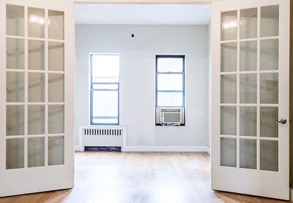 5th image of 338 Melrose St #1M