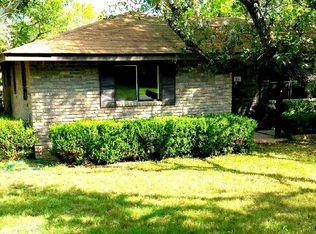 128 Oakridge Dr, Kerrville, TX 78028