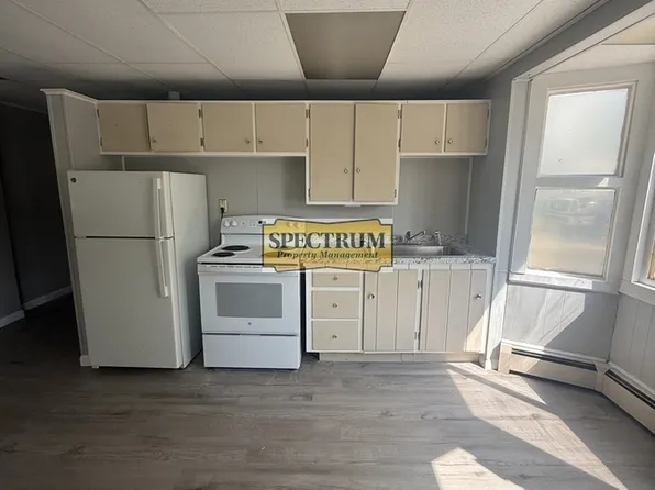 40 Cushman Rd APT 3, Winslow, ME 04901