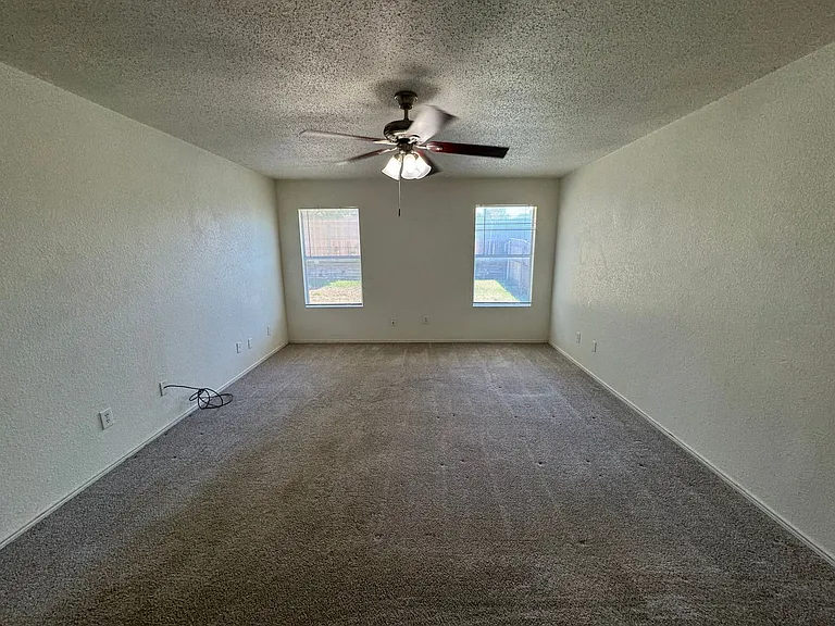 6848 Valley Creek Dr — Photo 4