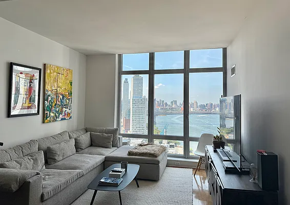 2 Northside Piers #27B