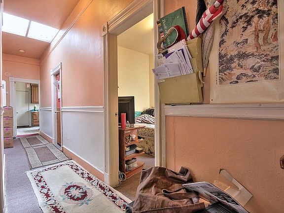 5th image of 3049 Clement St