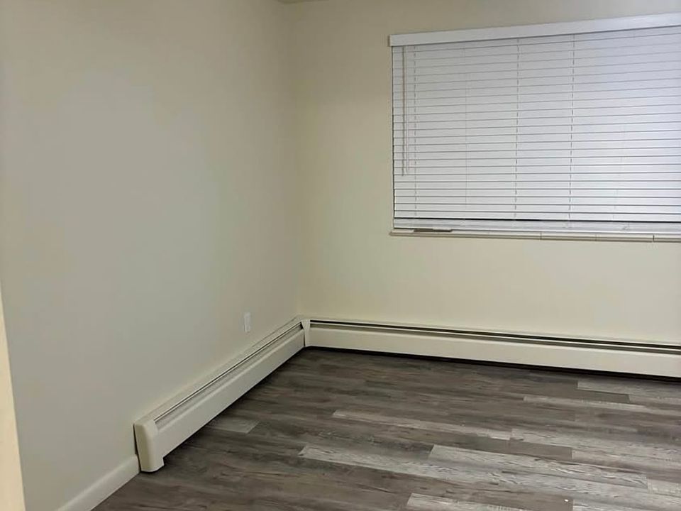 1st image of 2420 W 11th St #1