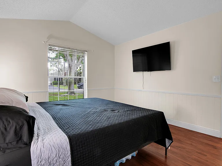 7705 Forest Green Ln — Photo 22