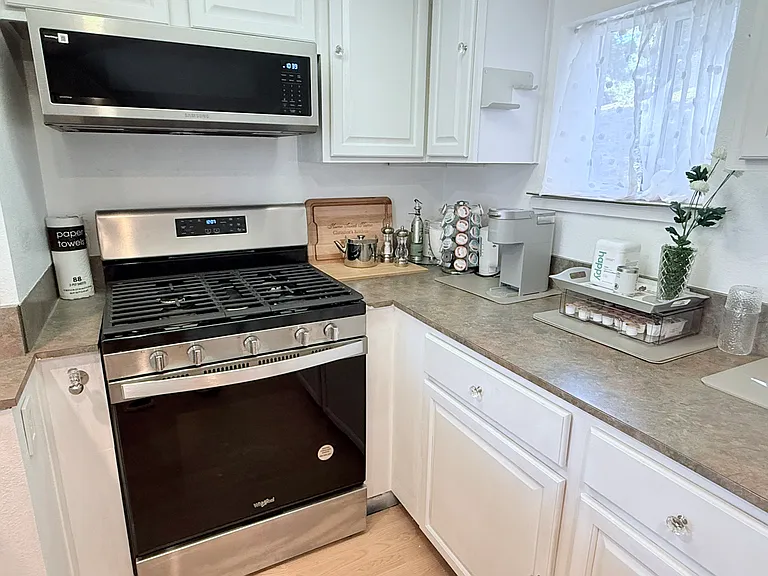 2140 Hollymont Dr — Photo 23