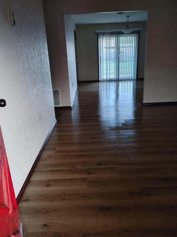 3 bed, 1.5 bath, 1111 sqft, $1,100 — Photo 1