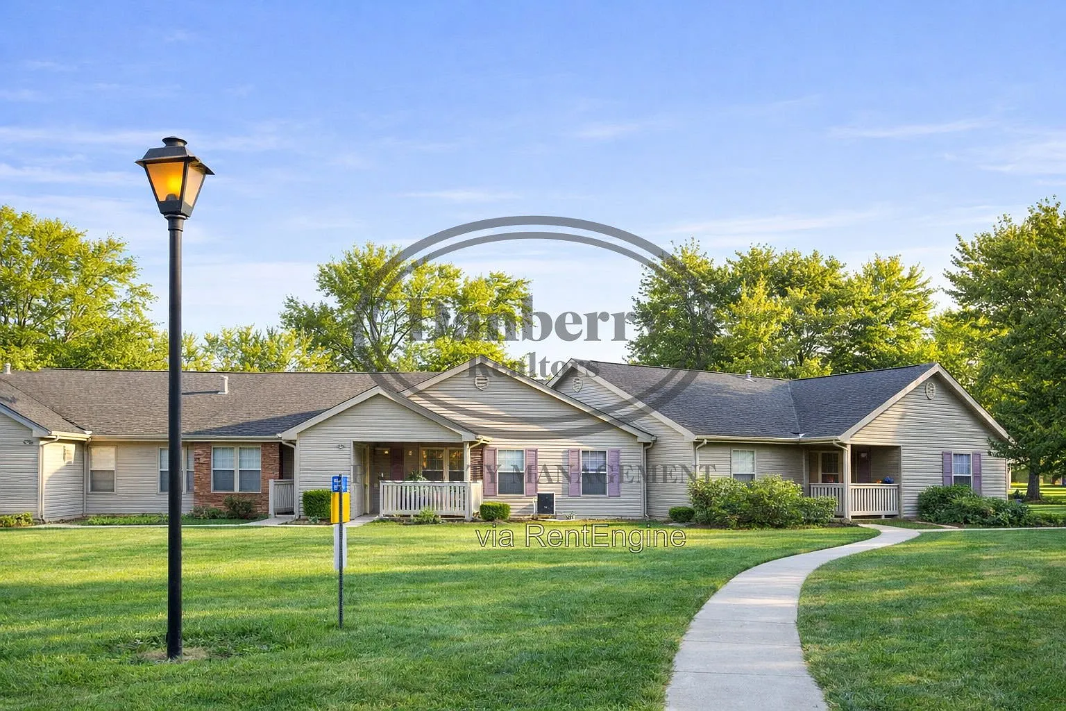 3 bed, 1.5 bath, 952 sqft, $1,295 — Photo 1