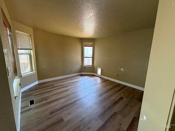 4th image of 7086 W Belhaven Dr