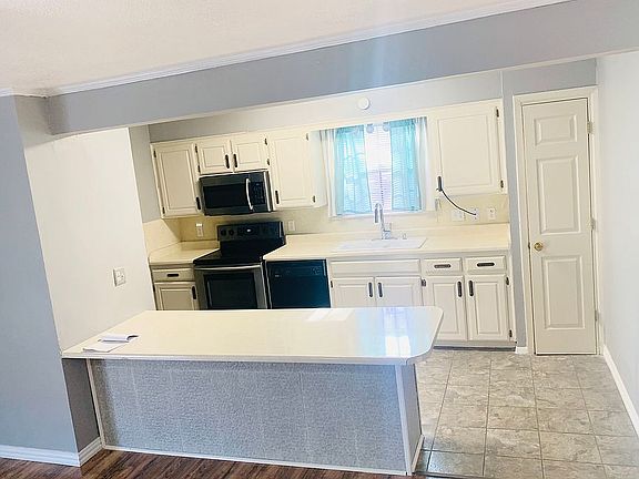 5th image of 3226 Villa Pl