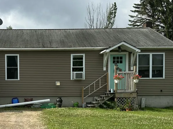 3 Marvin St, Lyon Mountain, NY 12952