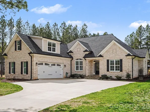 615 Short Stroll Ct, Clover, SC 29710