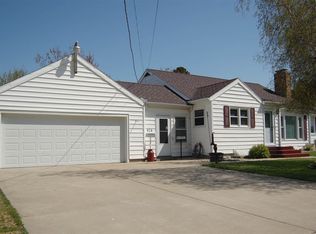 424 E Hill St, Mount Morris, IL 61054