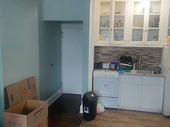 5th image of 42 Park Ave APT 37