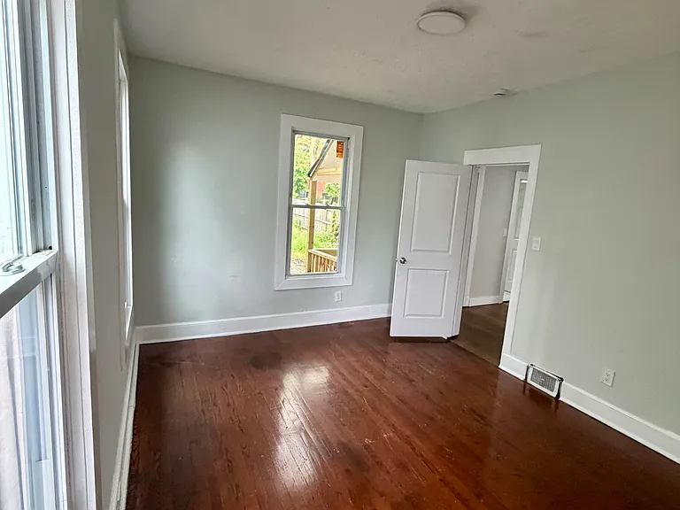 139 Poplar St — Photo 6