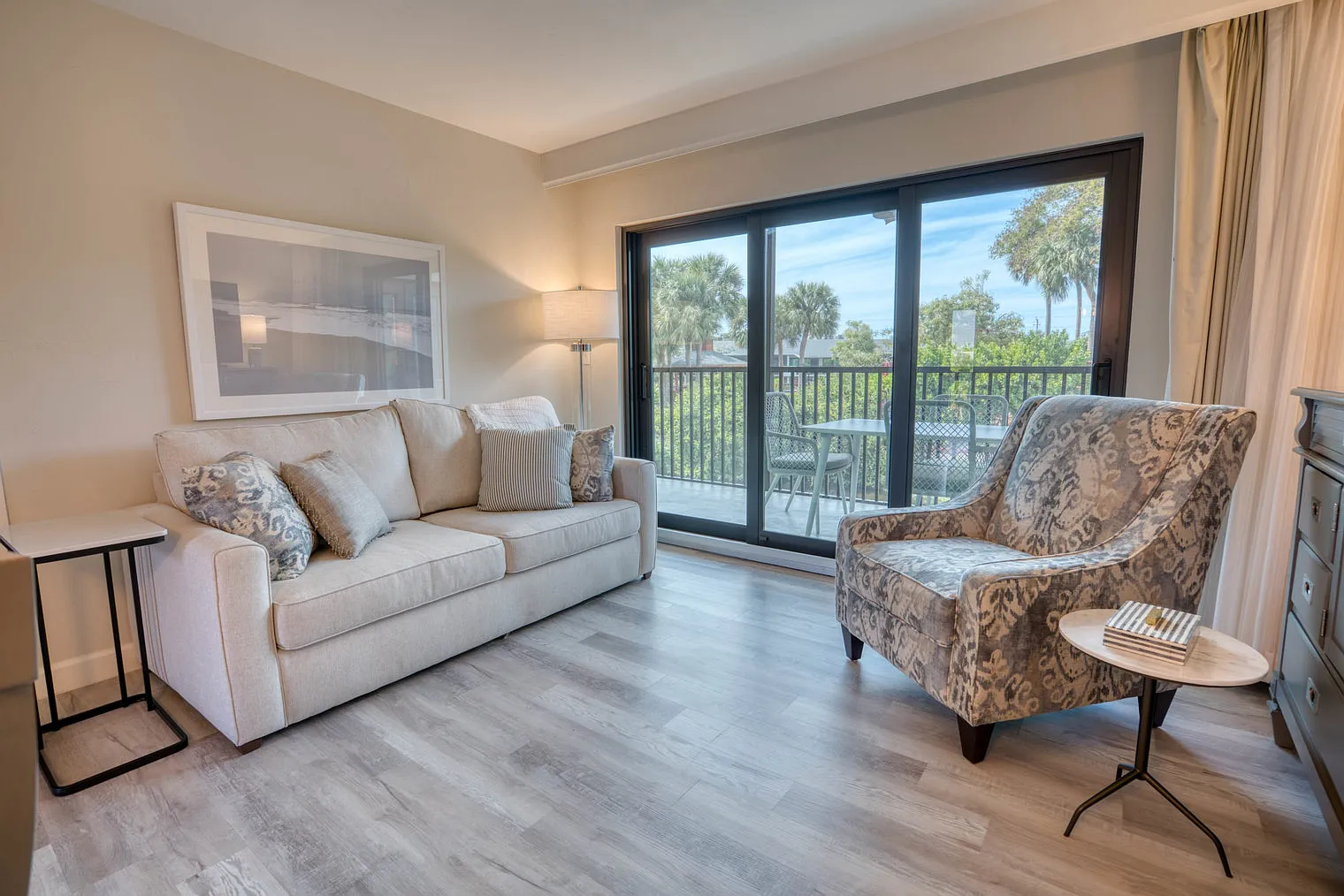 2 bed, 2.0 bath, 947 sqft, $5,173 — Photo 1