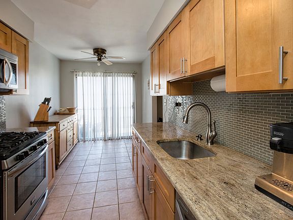 4th image of 62 Canterbury Ln