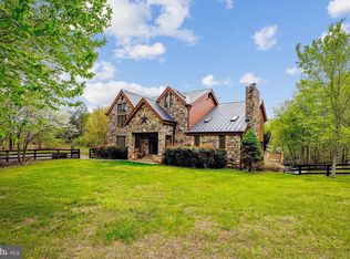 13167 Crest Hill Rd, Flint Hill, VA 22627