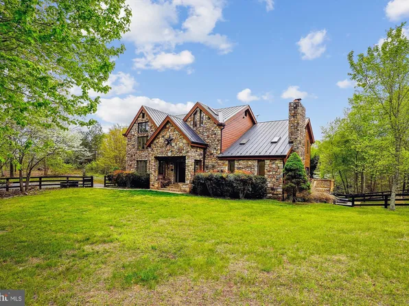 13167 Crest Hill Rd, Flint Hill, VA 22627