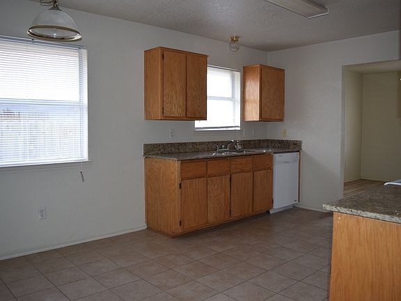4th image of 5303 Vail Dr