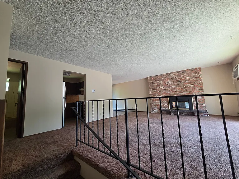 9707 E 8th Ave — Photo 2