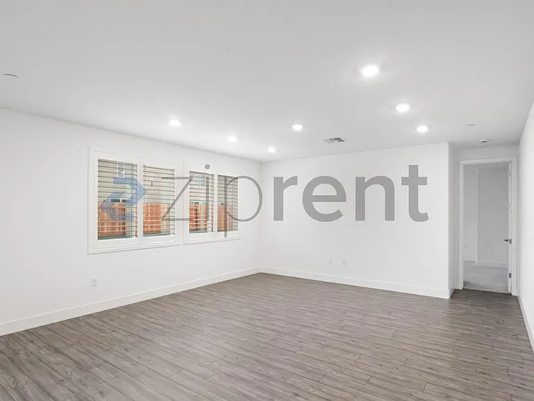 3358 Jubilee Dr — Photo 5