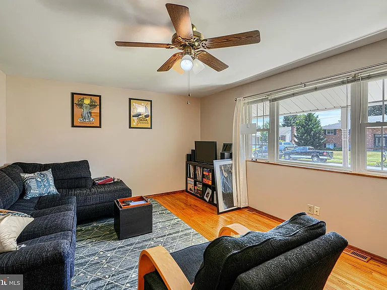 280 Mackintosh Dr — Photo 18
