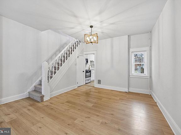 4th image of 2132 S Simpson St