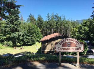 172 Lovers Ln APT B104, Eastsound, WA