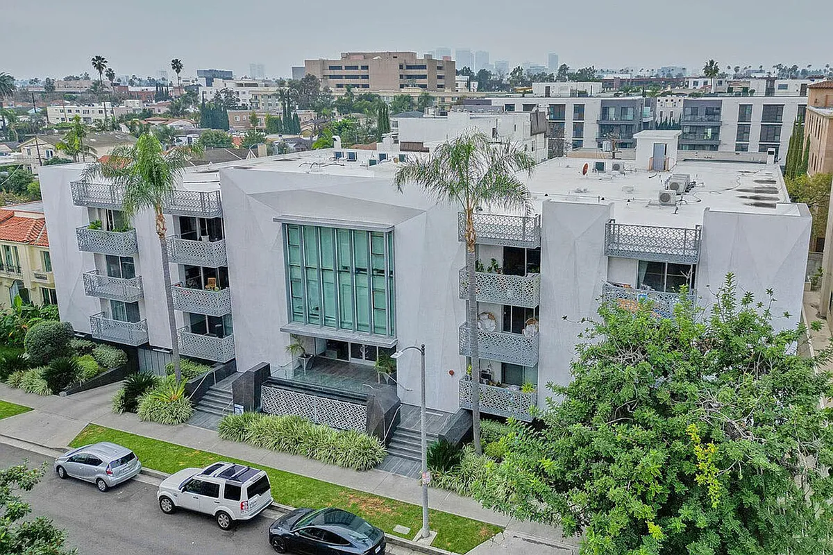 Building Photo - 425 S Willaman Drive