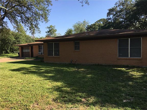 3rd image of 1001 Milner Dr
