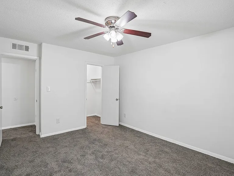 Lewis on Cascade Apartments — Photo 23