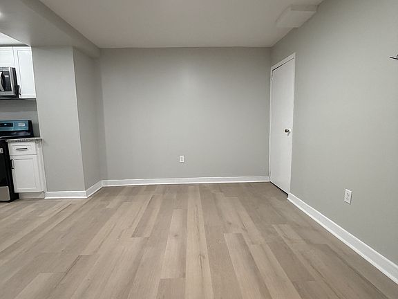 5th image of 1330 S Melville St #1330