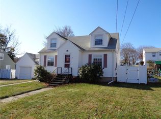 9 Stephen St, Greenville, RI 02828