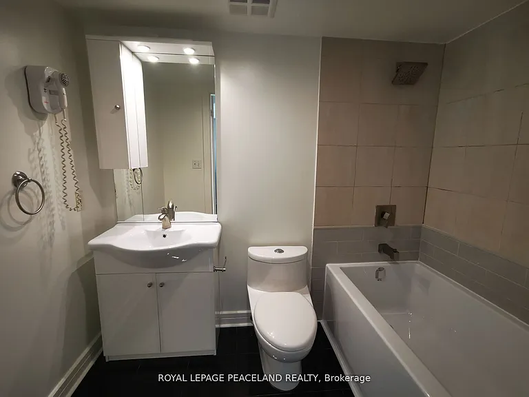 16 Harrison Garden Blvd #503 — Photo 16