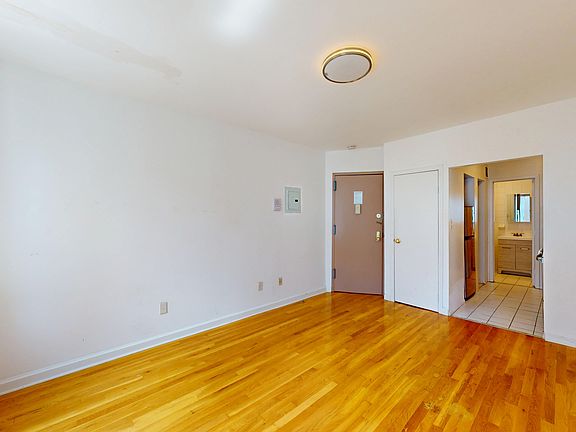 2nd image of 692 9th Ave APT 5A
