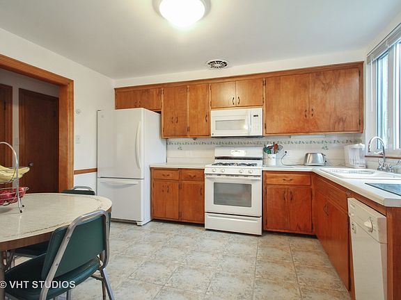 4th image of 6354 N Melvina Ave