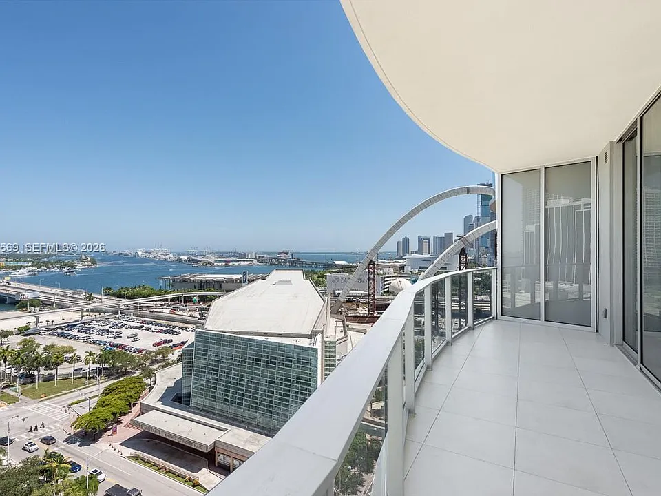 1400 Biscayne #1604