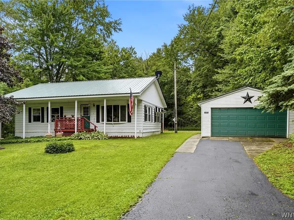 11683 Town Line Rd, Perrysburg, NY 14129