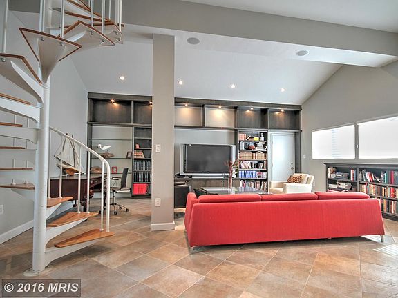 3rd image of 10115 Walker Woods Dr