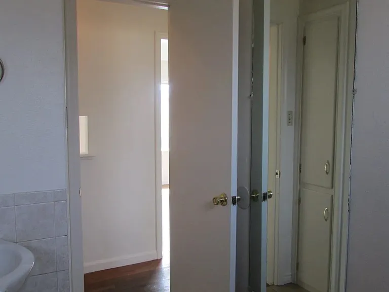 1456 E Elm St — Photo 12