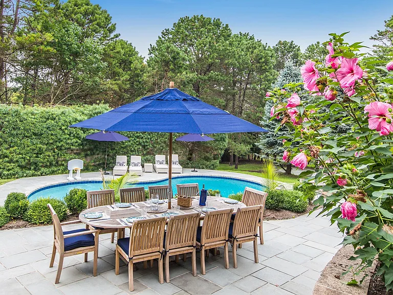 35 Blackwatch Ct — Photo 2