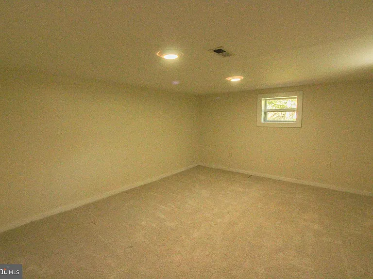 11 Hickory Ln — Photo 64