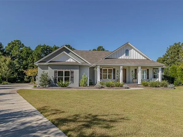 18 Crows Nest Cv, Brunswick, GA 31523