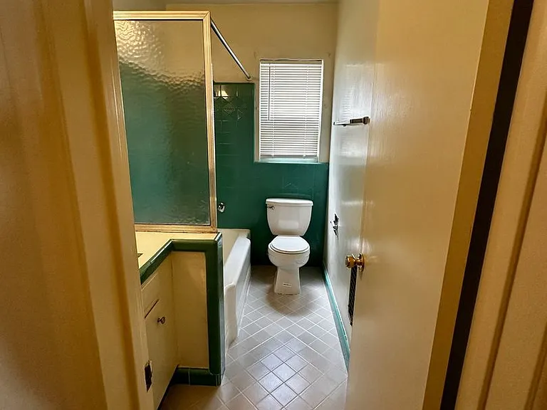 1116 N Louise St — Photo 24