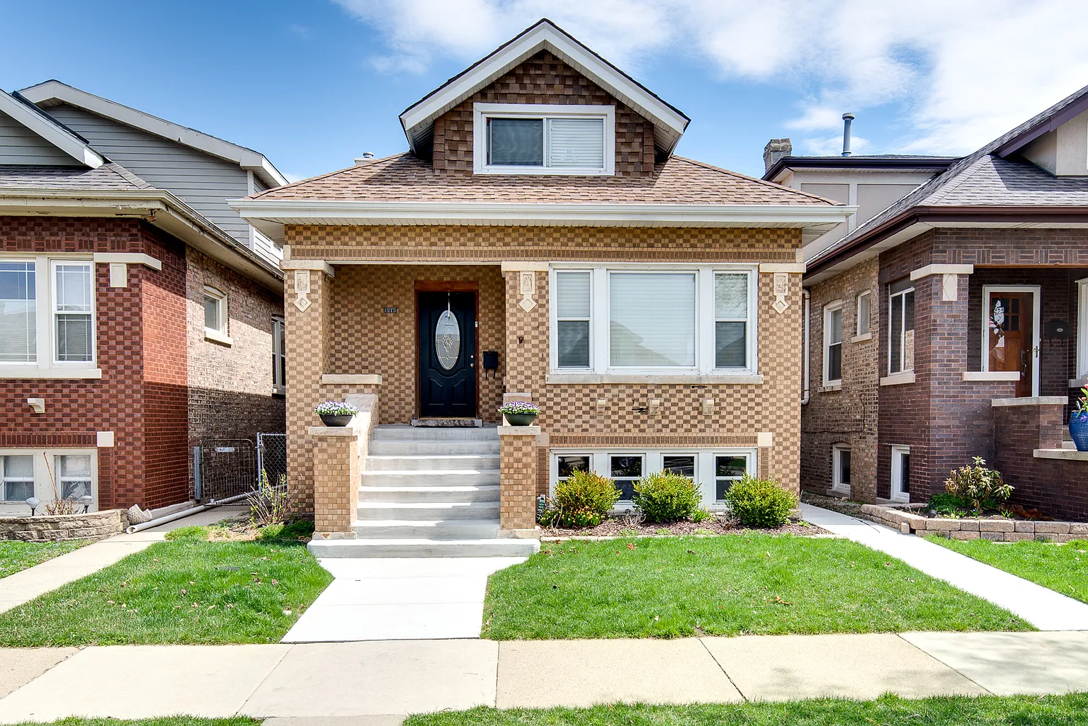 1919 Maple Ave photo 1