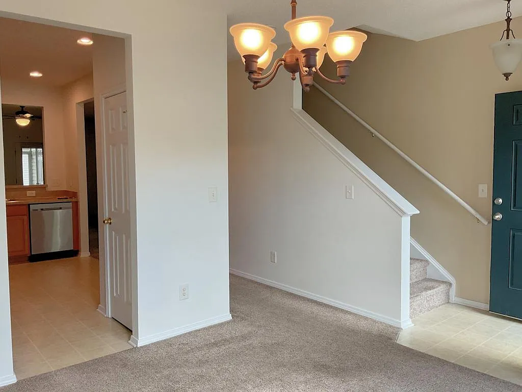 Building Photo - 147 Olde Towne Way #5