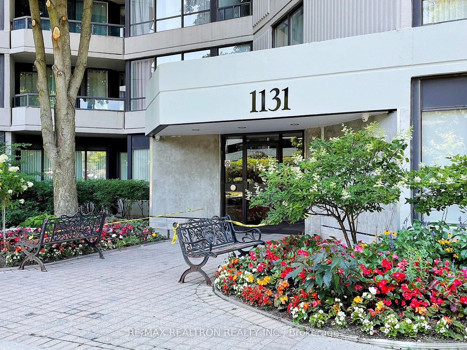 3 bed, $3,200 — Photo 2