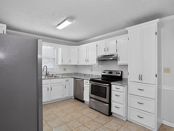 4th image of 104 Montclair Dr